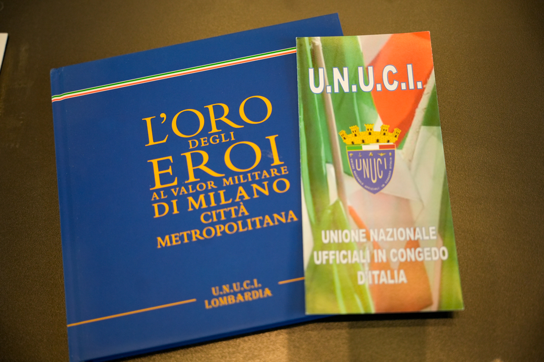 In foto il libro 'Eroi al valor militare di Milano', presentato a Palazzo Lombardia