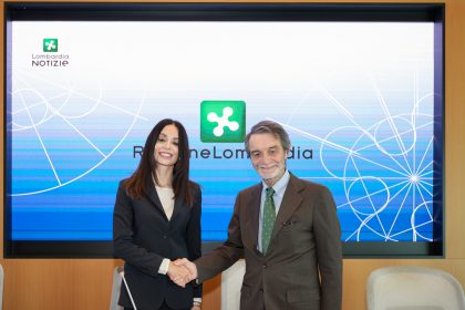 Il presidente della Regione Lombardia, Attilio Fontana, e il nuovo assessore regionale al Turismo, Debora Massari, durante la conferenza stampa di presentazione di quest’ultima