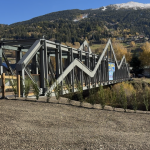 In foto la nuova passerella sul torrente Frodolfo, inaugurata ad ottobre 2025 anche grazie al finanziamento di Regione Lombardia nelle opere nell’ambito delle Olimpiadi di Milano Cortina 2026