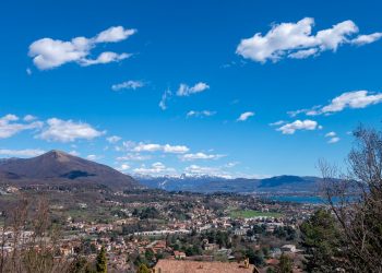 immagine del lago di como per dare idea su impegno sulla transizione ecologica di regione che ha visione basata su concretezza