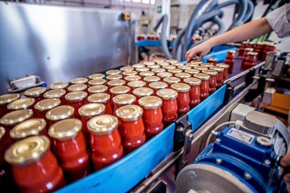 immagine di produzione di salsa per bando ricircolo del settore alimentare