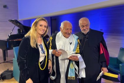 In foto l’assessore regionale alla Cultura di Regione Lombardia, Francesca Caruso, insieme al maestro Giulio Repetti, in arte Mogol, direttore del Centro Europeo di Toscolano (CET) di Avigliano Umbro (Terni)