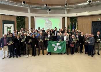 L'assessore regionale allo Sviluppo economico, Guido Guidesi, ha premiato 13 'nuove' attività storiche della provincia di Monza