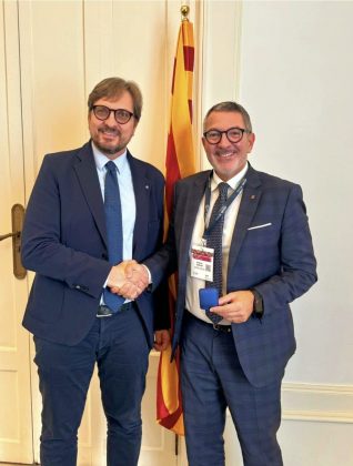 L'assessore allo Sviluppo economico della Lombardia, Guido Guidesi, ha stretto un alleanza con la Catalogna per sostenere l'industria chimica