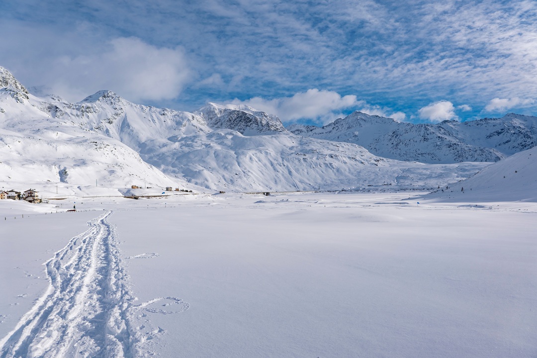 Una veduta innevata della Valchiavenna per cui è stato aggiornato il Patto Territoriale con un Atto Integrativo a garanzia della Ski Area