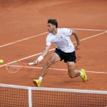 Regione Lombardia prosegue il rafforzamento delle misure a favore dello sport dilettantistico (nella foto un giocatore di tennis) con una seconda tranche di risorse aggiuntive.