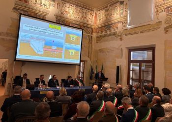 Un momento della cerimonia per la posa della prima pietra per la canala 'Gronda Nord'