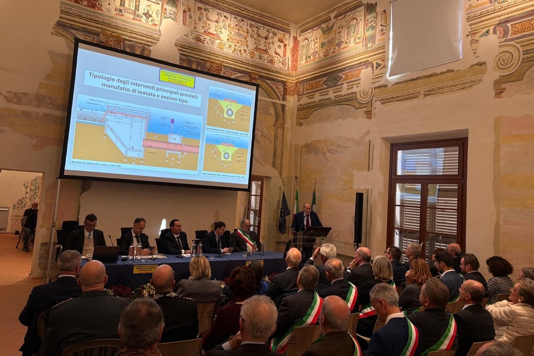 Un momento della cerimonia per la posa della prima pietra per la canala 'Gronda Nord'