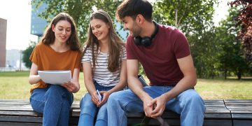 immagine generica di ragazzi per dare l'idea di Fiera young 2025 dedicata a orientamento studenti