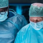 Equipe che esegue il trapianto di cuore all'ospedale Niguarda