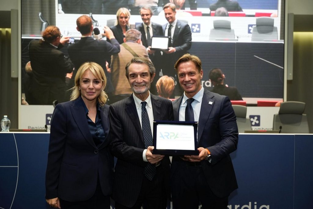 presidente Fontana con i vertici di Arpa Lombardia per il 25 anniversario dell'agenzia