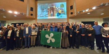 L'assessore regionale allo Sviluppo economico, Guido Guidesi, ha premiato 40 'nuove' attività storiche della provincia di Mantova