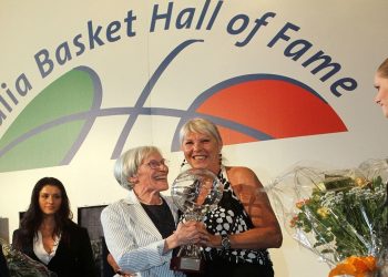 Il presidente della Lombardia Attilio Fontana esprime il cordoglio per la morte della leggenda del basket Mabel Bocchi (foto Ansa)