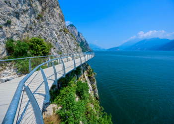 Ciclovia Garda, battelli per il tratto da Gardone Riviera a Limone