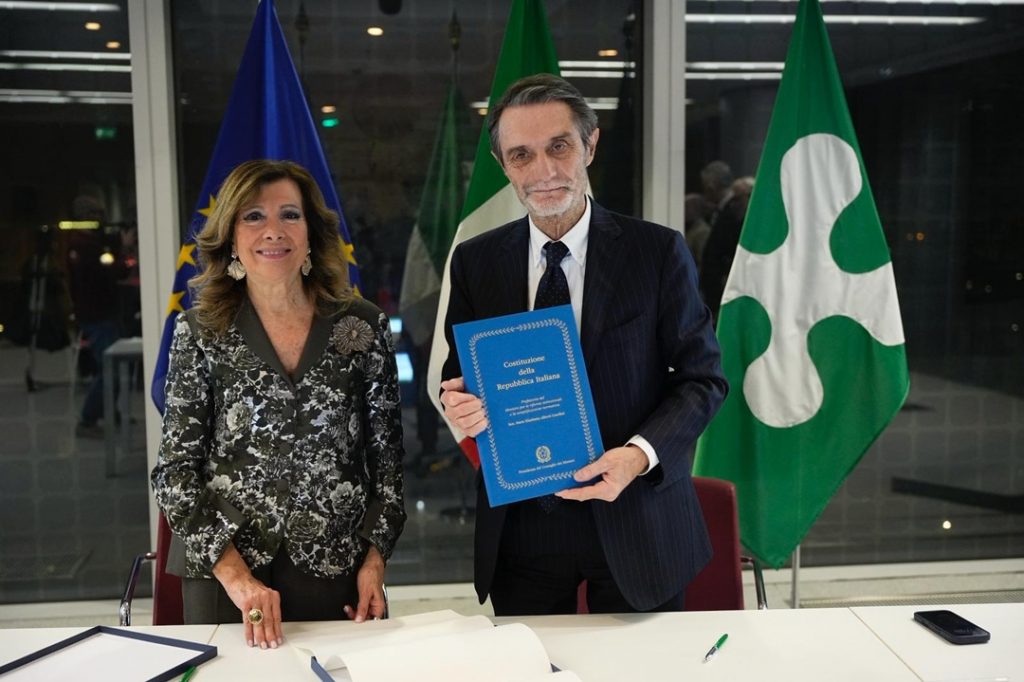 Il presidente della Regione Lombardia, Attilio Fontana, e il ministro per le Riforme istituzionali e la Semplificazione normativa, Maria Elisabetta Alberti Casellati, hanno firmato a Palazzo Lombardia il nuovo ‘Protocollo per la semplificazione normativa’