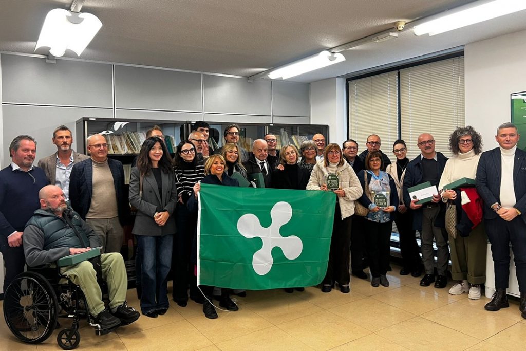 L'assessore regionale allo Sviluppo economico, Guido Guidesi, ha premiato 25 'nuove' attività storiche della provincia di Lodi