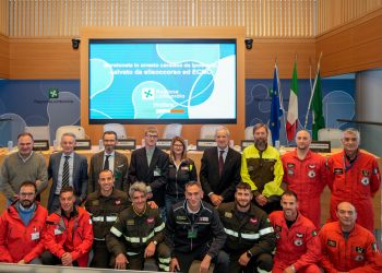 foto di gruppo alla conferenza per salvataggio eccezionale del giovane in ipotermia