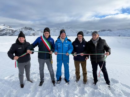 In foto il taglio del nastro del bacino di innevamento a Livigno con il presidente della Regione Lombardia, Attilio Fontana, e l’assessore regionale alla Montagna Massimo Sertori