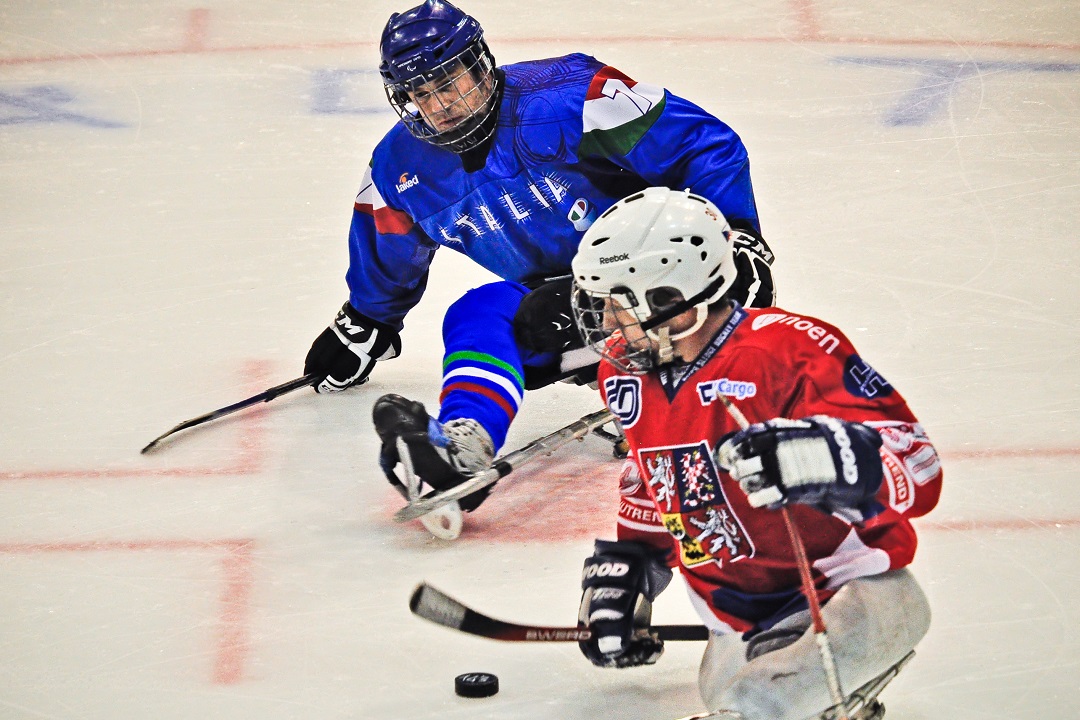 L'hockey su ghiacco tra le discipline in programma alle Paralimpiadi 2026 di Milano Cortina