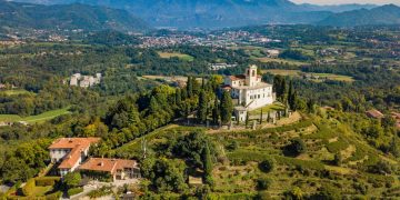 Il Parco di Montevecchia (in foto) e la presentazione del Distretto del cibo che coinvolge 28 aziende locali al centro della visita istituzionale.