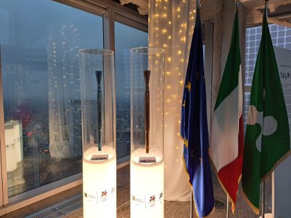 Sabato 20, e domenica 21 dicembre, in occasione delle festività Natalizie, nuove aperture gratuite, del Belvedere di Palazzo Lombardia. In mostra anche le torce olimpiche con le quali è possibile farsi una foto.