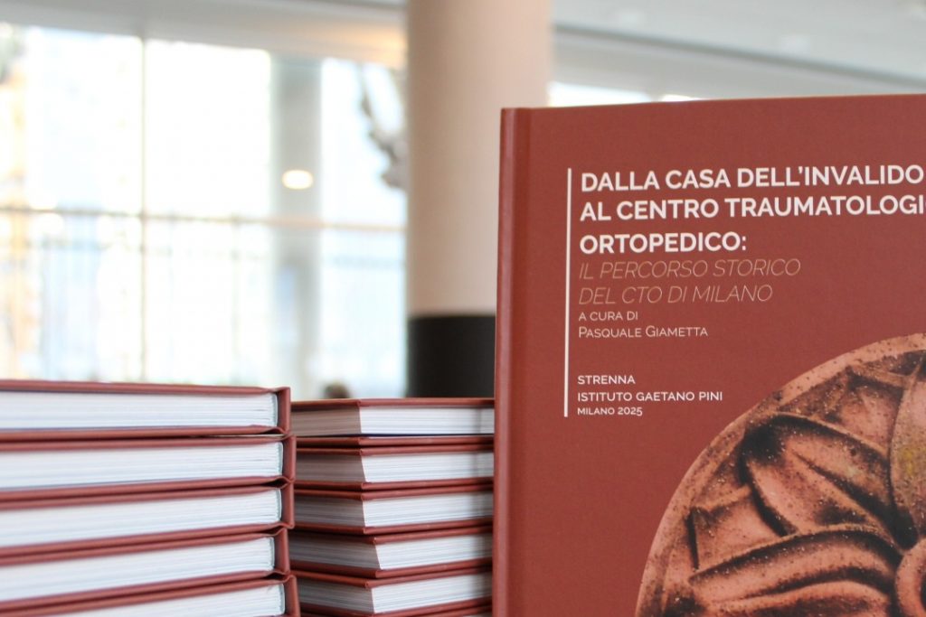 La copertina della 'Strenna' natalizia realizzata dall'ospedale Pini - CTO