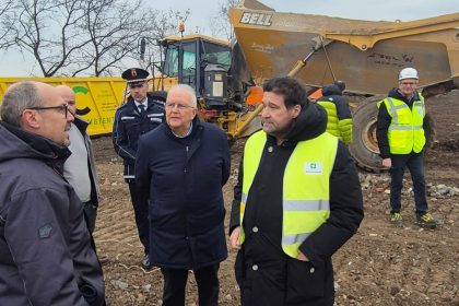 assessore Maione e sindaco di Vimodrone al sopralluogo del sito 'ex discarica Eca'