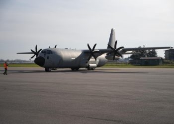 A bordo di un C-130 dell’Aeronautica Militare atterrato all’aeroporto di Milano-Linate, sono rientrate in Italia le salme di cinque cittadini italiani deceduti nella tragedia di Crans-Montana
