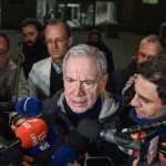 L'assessore Guido Bertolaso, nella foto Ansa, al punto stampa al Niguarda sull'arrivo degli italiani ustionati a Crans-Montana