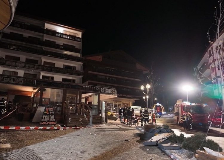 Il luogo della tragedia a Crans-Montana (nella foto Ansa) in Svizzera per cui la Protezione civile della Lombardia si è mobilità anche con psicologhe dell'emergenza