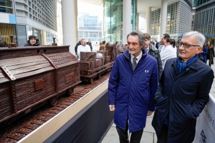 Il Governatore della Lombardia, Attilio Fontana, oggi in piazza Città di Lombardia in occasione della presentazione del treno di cioccolato piu lungo al mondo. A una domanda dei giornalisti, che sottintendeva la presenza di agenti ICE a Milano, non ha inteso confermare la presenza di tali agenti, in quanto non in possesso di informazioni al riguardo.