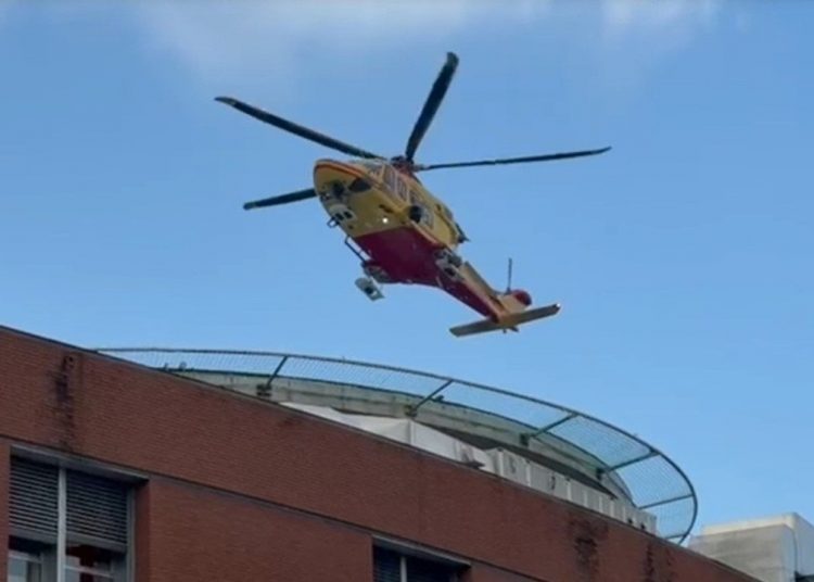 Elicottero che arriva Niguarda con ferito da Crans-Montana, impegno corale per cui arriva il grazie a tutti di Regione Lombardia