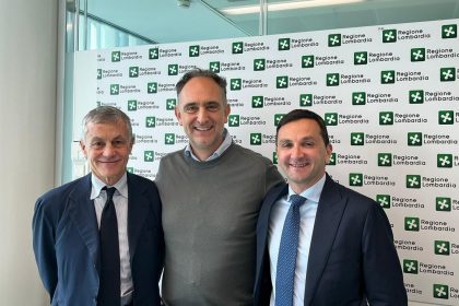 L'amministratore unico della Spa Giampaolo Cocconi, l'assessore Alessandro Beduschi e il commissario Luigi Zingone all'incontro a Palazzo Lombardia per il futuro della cantina cooperativa Terre d'Oltrepò