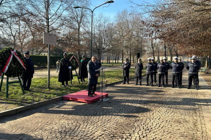 In foto l’assessore regionale alla Sicurezza e Protezione civile, Romano La Russa, durante il suo intervento alla cerimonia per la commemorazione della scomparsa dell’agente di Polizia locale Nicolò Savarino