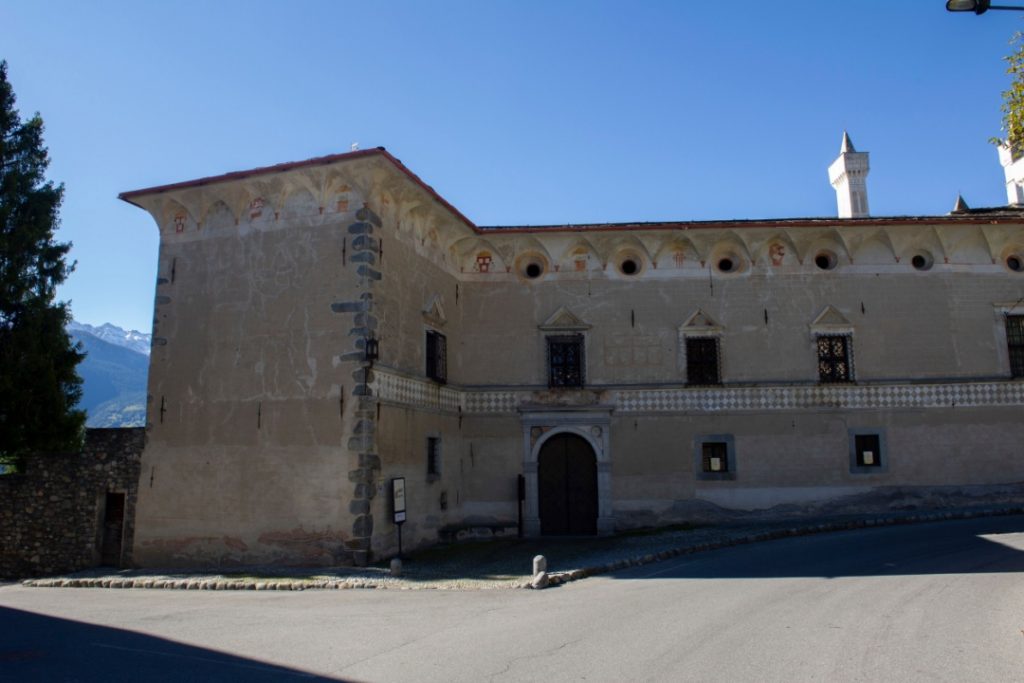 L’assessore regionale alla Cultura, Francesca Caruso, all’inaugurazione della mostra ‘Vette. Storie di sport e montagne’ a Teglio (Sondrio), a Palazzo Besta (in foto)