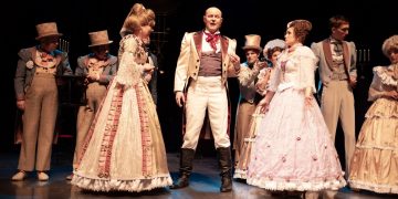 Un’opera lirica (in foto un'immagine simbolica di una scena) originale pensata per celebrare i valori delle Olimpiadi e Paralimpiadi Invernali Milano Cortina 2026: ‘I Giochi di Orobea'.