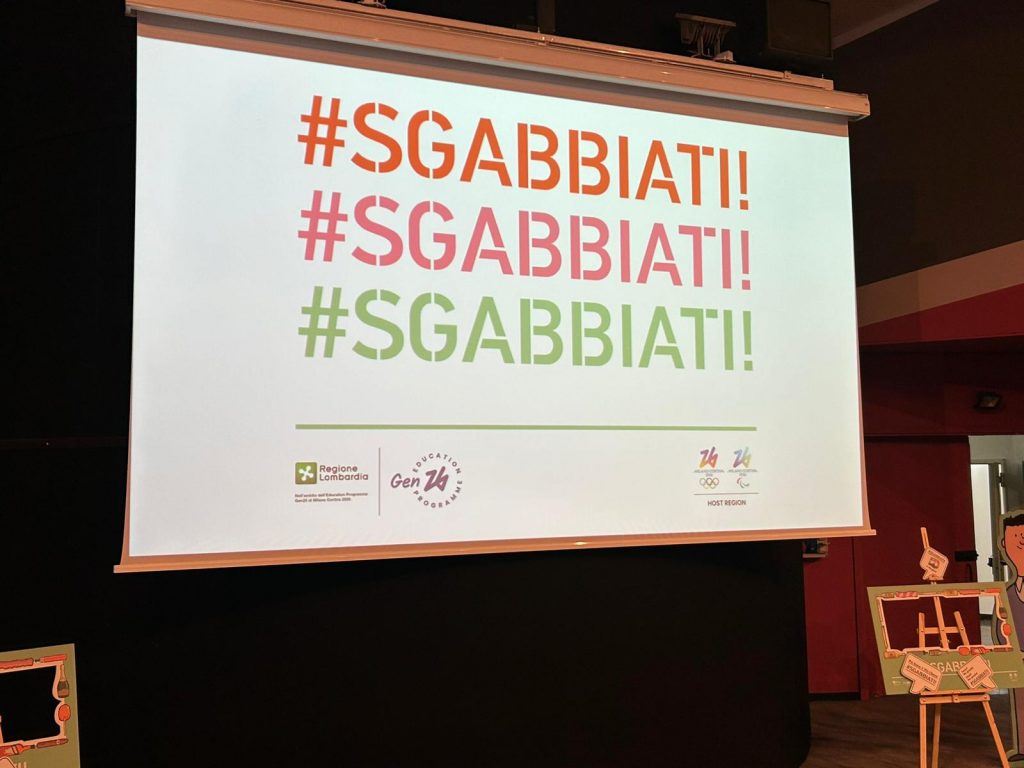 La premiazione delle scuole vincitrici del progetto #Sgabbiati premiate in un evento di Regione Lombardia a Sondrio