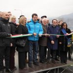 Il presidente della Regione Lombardia Attilio Fontana, insieme al vicepremier Salvini e al sottosegretario Morelli, con l’assessore Terzi e il sottosegretario Piazza, all’inaugurazione del nuovo ponte di Lecco