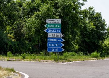 A Vimodrone (scorcio in foto con indicazioni stradali) la bonifica dell'area dell'ex discarica Eca è un opera attesa da anni sbloccata grazie a risorse di Regione Lombardia.