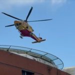 Elicottero che atterra a Niguarda dove sono ricoverati i feriti di Crans-Montana per accogliere i quali i vertici sanitari hanno illustrato le misure organizzative