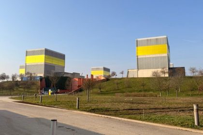 Il sito di Ferrera Erbognone con il supercomputer Eni visitato dal sottosegretario Invernizzi