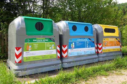 Immagine generica di cassonetti per la raccolta differenziata in Lombardia a corredo di comunicato sui dati 2024