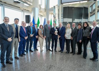 Dopo la nomina della Lombardia a Regione d'onore 2026 Niaf, il presidente Fontana e dal sottosegretario Cattaneo accolgono a Palazzo Lombardia (foto di gruppo all'interno della sede reginale) la delegazione Usa