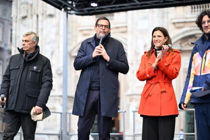 il vicpresidente Alparone in piazza Duomo a Milano per l'arrivo della fiamma olimpica per le paralimpiadi 2026