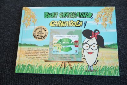 In foto la copertina del libro e progetto didattico 'Buon Compleanno Carnaroli' per la celebrazione degli 80 anni del celebre varietà di riso, nata ufficialmente nel 1945