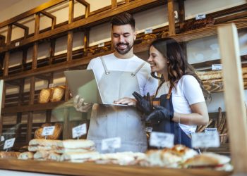 La Giunta di Regione Lombardia, su proposta dell’assessore Guido Guidesi, ha approvato i criteri attuativi del bando Distretti del Commercio