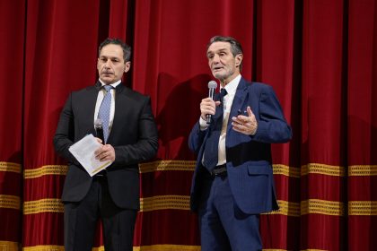 Il presidente di Regione Lombardia, Attilio Fontana, interviene sul palco del Teatro Lirico ‘Giorgio Gaber’ prima dell’inizio dell’opera ‘I Giochi di Orobea’
