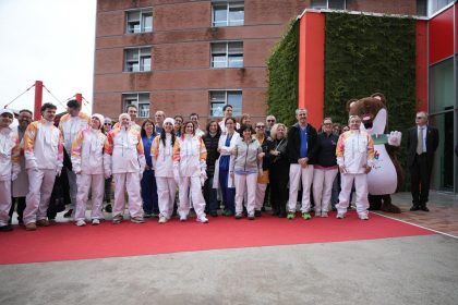 I tedofori di Milano Cortina 2026 hanno fatto tappa all’Ospedale Niguarda di Milano. Presenti medici, infermieri e operatori sanitari e il Direttore Generale dell’ospedale Alberto Zoli