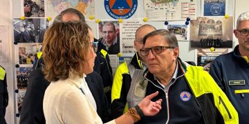 In foto l’assessore regionale alla Sicurezza e Protezione civile Romano La Russa in visita alla Sala Operativa della Protezione civile all’Idroscalo di Peschiera Borromeo