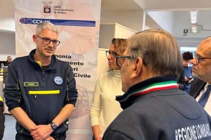 In foto l’assessore regionale alla Sicurezza e Protezione civile Romano La Russa in visita alla Sala Operativa della Protezione civile all’Idroscalo di Peschiera Borromeo